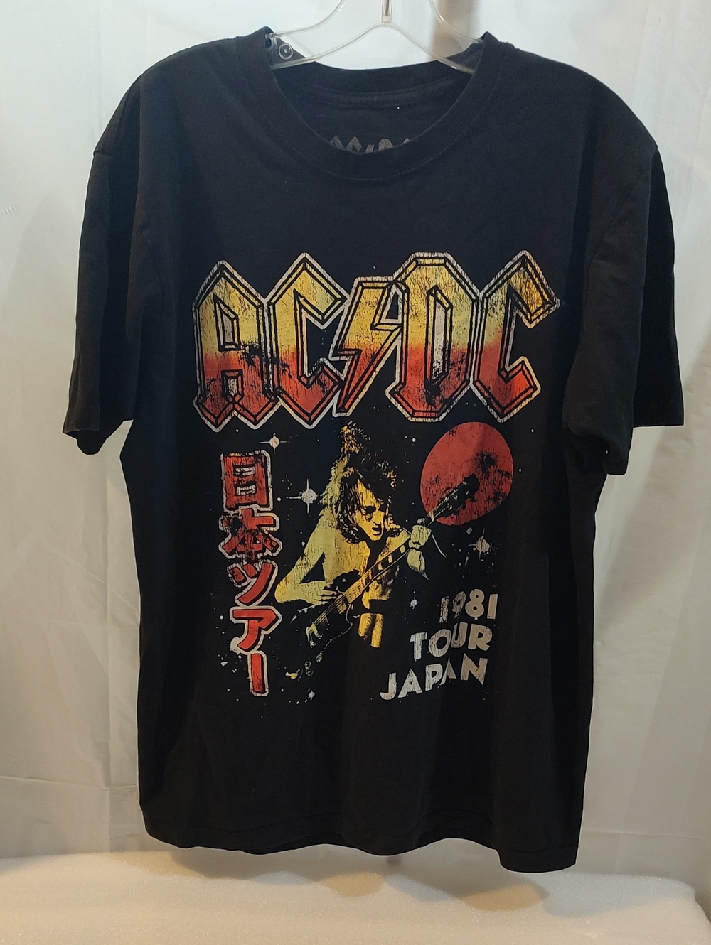 AC/DC Black Short Sleeve Tour Graphic Tee with Yellow and Red Print Size Large
